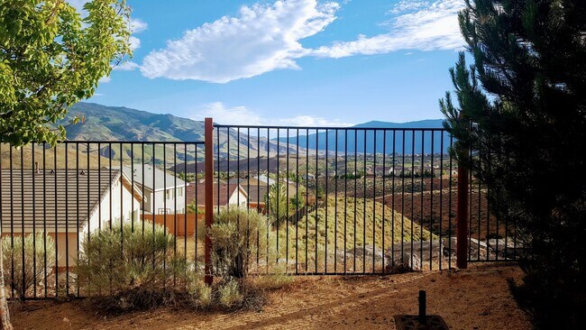 Building Photo - 2509 Whitney Oaks Ln