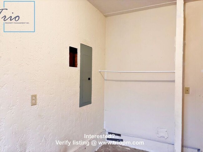 Building Photo - 1029 C St