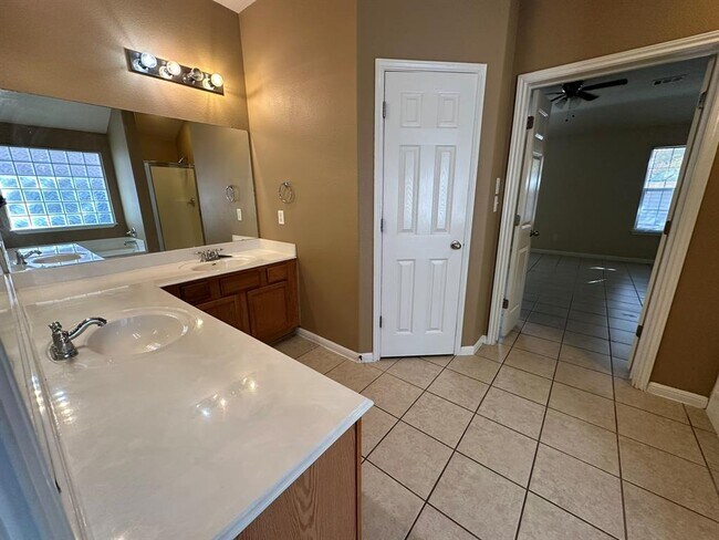 Building Photo - 1604 Teal Trail