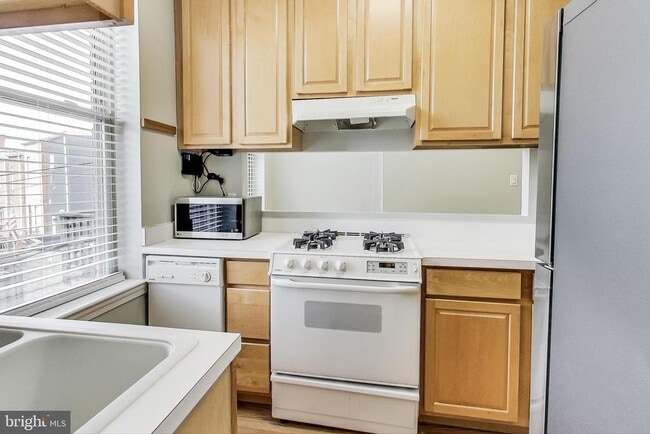 Building Photo - 1248 Maryland Ave NE