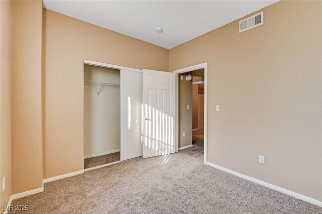 Building Photo - 6955 N Durango Dr