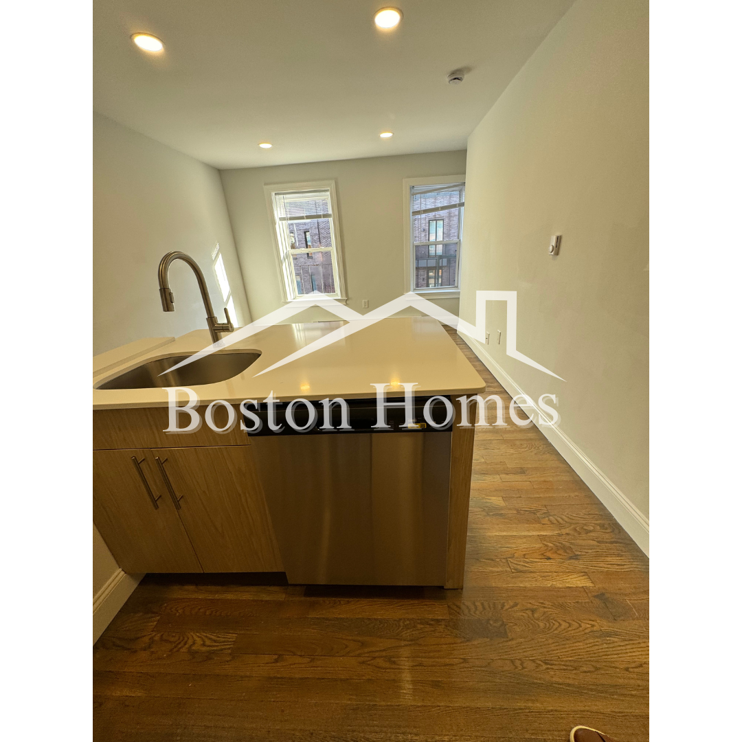 Building Photo - 509 Beacon St