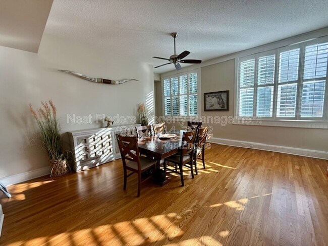 Building Photo - 2525 College St