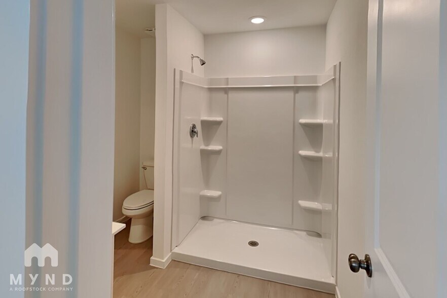 Building Photo - 922 Lago Laceno Ln