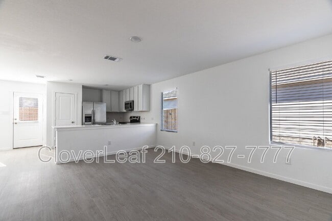 Building Photo - 706 Wolf Crest Blvd