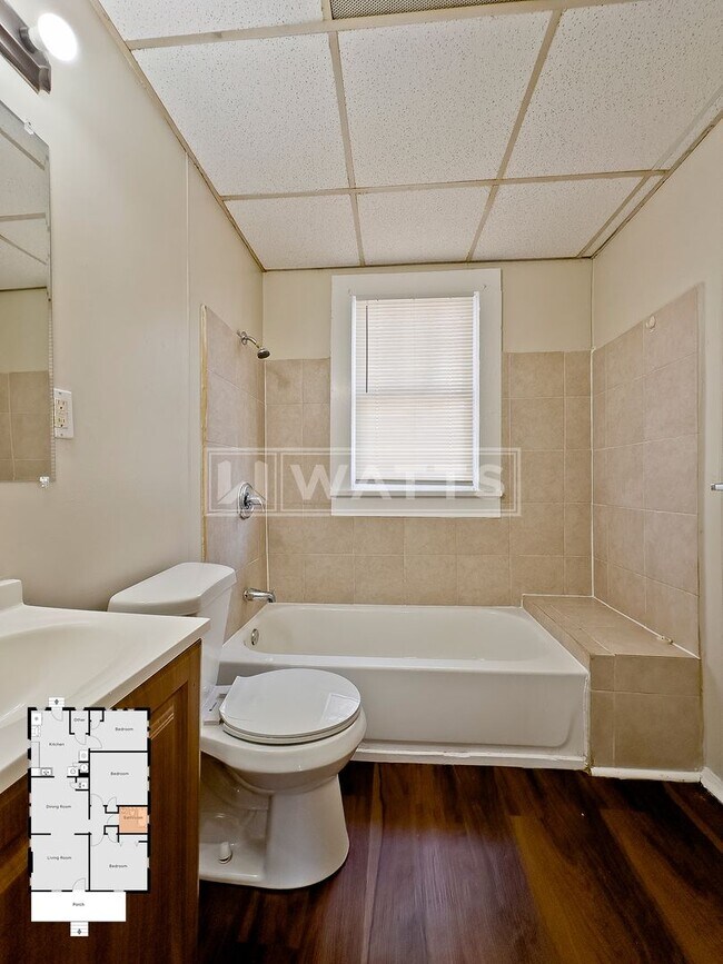 Building Photo - 3-Bedroom House in East Lake.