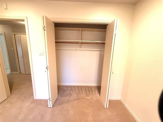 Building Photo - 6503 Robbie Creek Cove