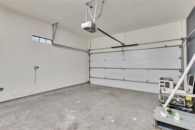 Building Photo - 808 Lydia St