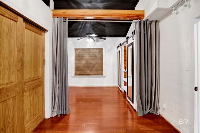 Building Photo - 18870 Highland Dr