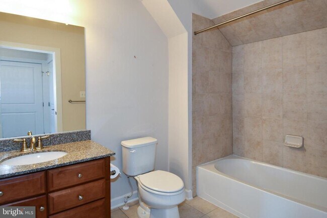 Building Photo - 409 Hydrangea Place