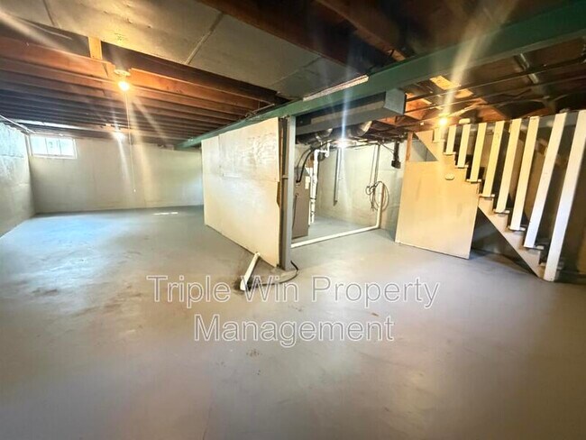 Building Photo - 7417 Pleaseway Dr