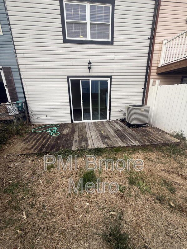 Building Photo - 5 Bohn Ct