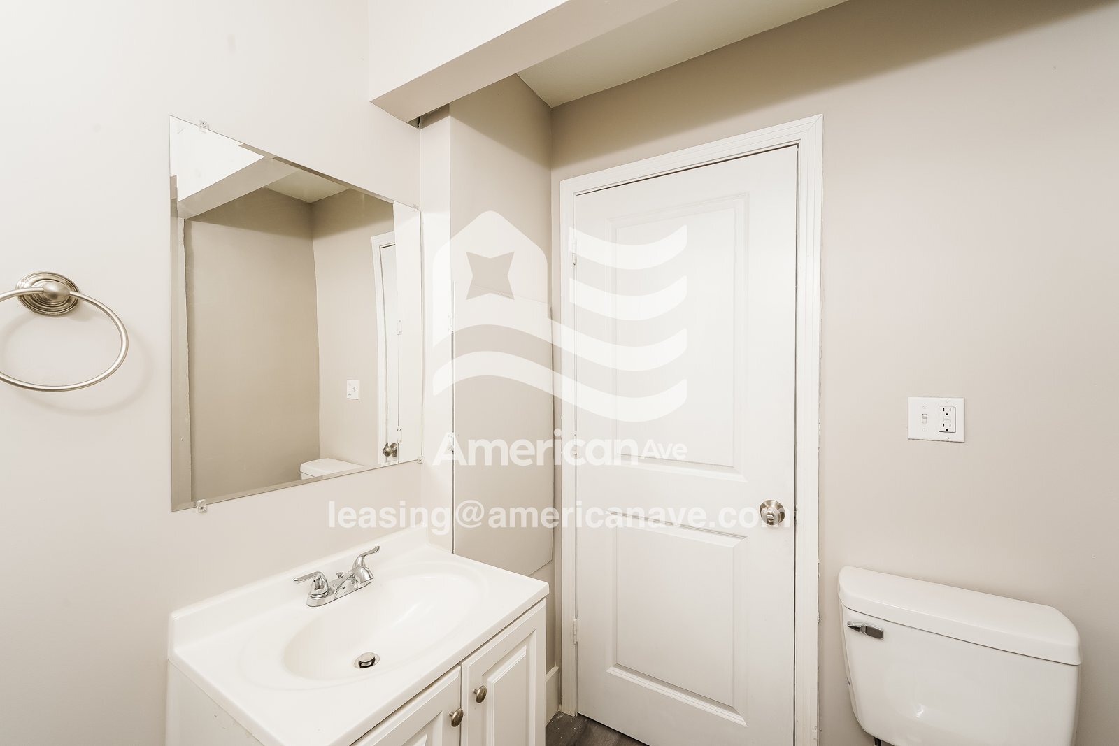 Building Photo - 1746 Center St S