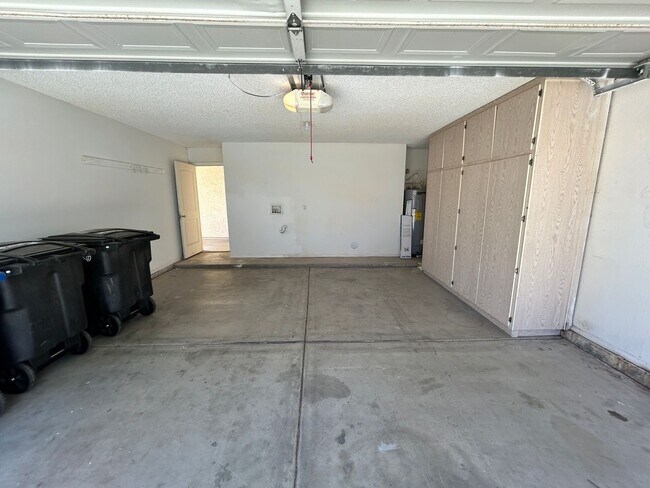 Building Photo - Charming 3 bed / 2.5 bath Gilbert Home wit...