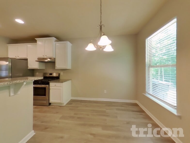 Building Photo - 15 Victoria Dr