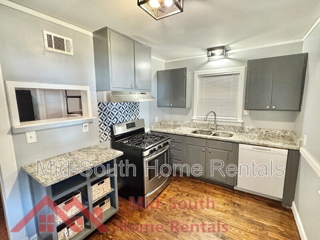 Building Photo - 666 Landis St