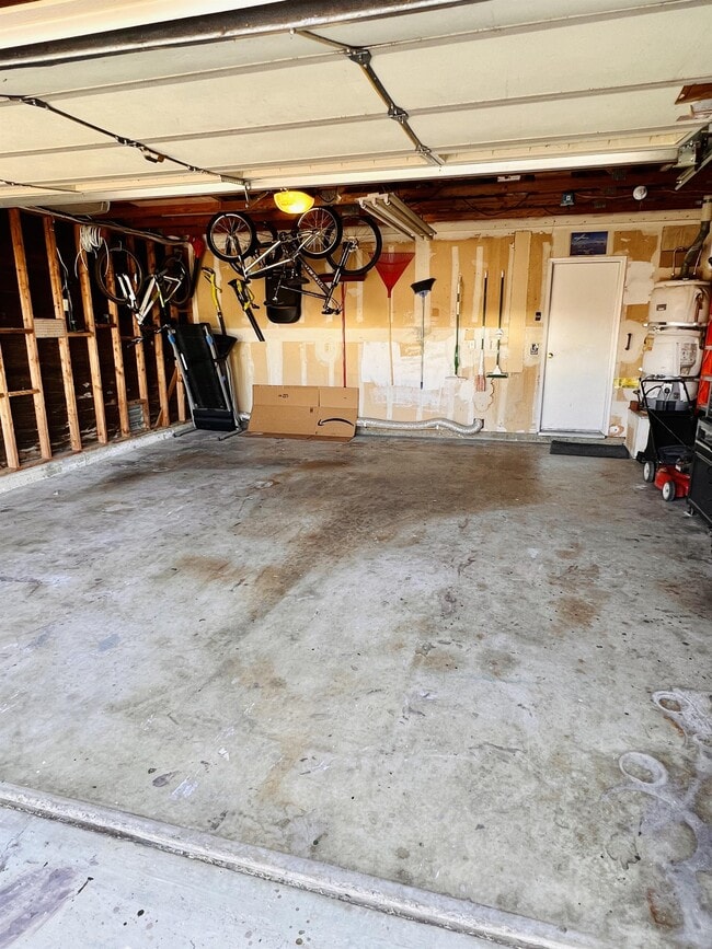 Building Photo - 1464 Larwood Rd