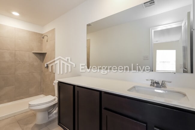 Building Photo - 2308 Claire Dr