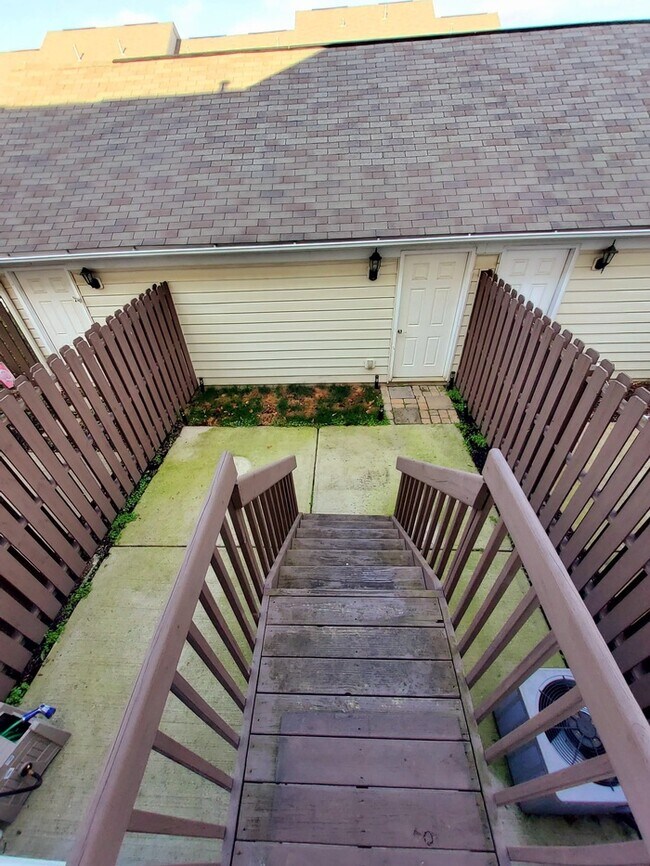 Building Photo - Charming 2 beds 2.5 baths in Columbus!