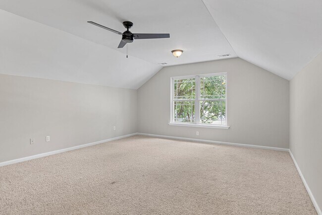 Building Photo - 142 Cherryfield Ln