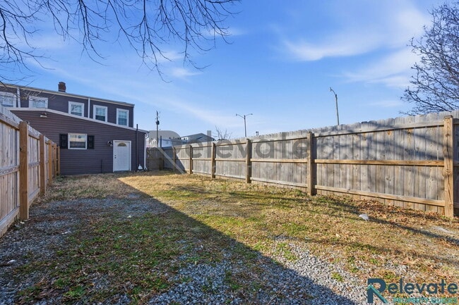 Building Photo - 2820 Q St