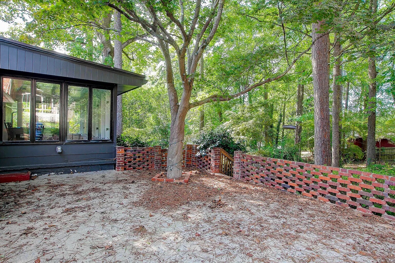 Building Photo - Room in House on Cooper Lake Rd SE