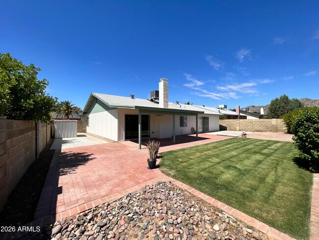 Building Photo - 4222 E Winnetka Dr