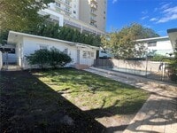 Building Photo - 1020 SW 36th Ct