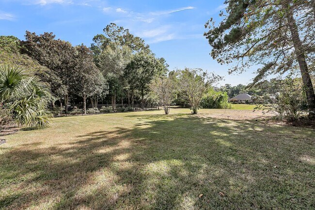 Building Photo - Spacious & Well-Maintained Home for Rent in North Charleston