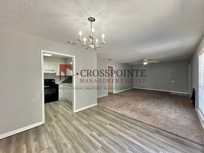 Building Photo - Coming Soon! 2 bed 2 bath Apartment in South Tyler!