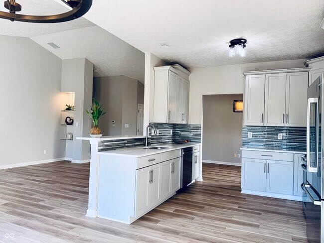 Building Photo - 13926 Forum Meadows Dr