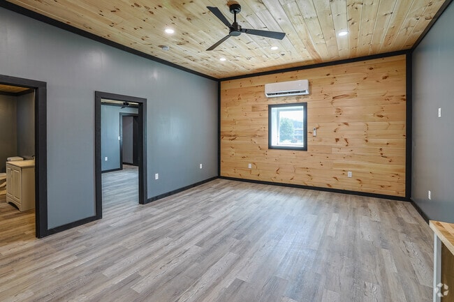 Building Photo - 3618 Shinnston Pike