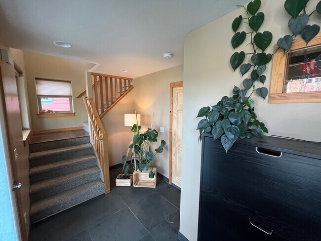 Building Photo - 3107 Dana Ln