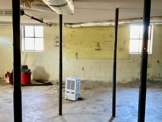 Building Photo - Brick Ranch Style home with 3 Bedrooms, 2.5 Baths, Full Unfinished Basement In Iron Station NC