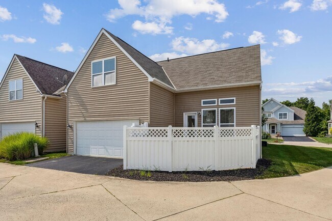 Building Photo - 7885 Waggoner Trace Dr