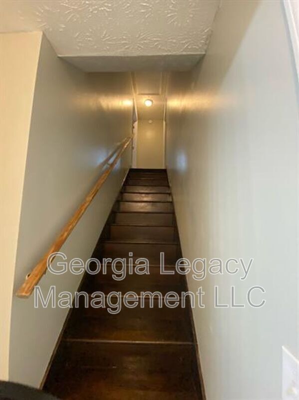 Building Photo - 896 Campbell St