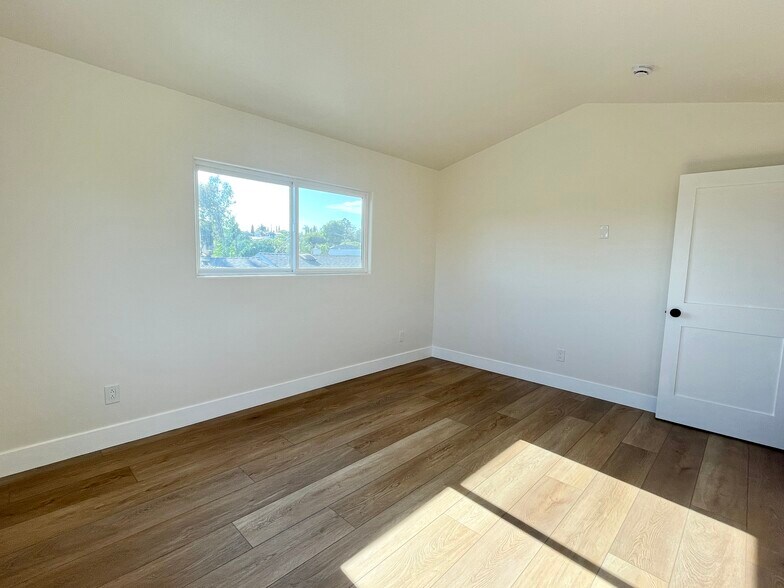 Building Photo - 2727 30th St
