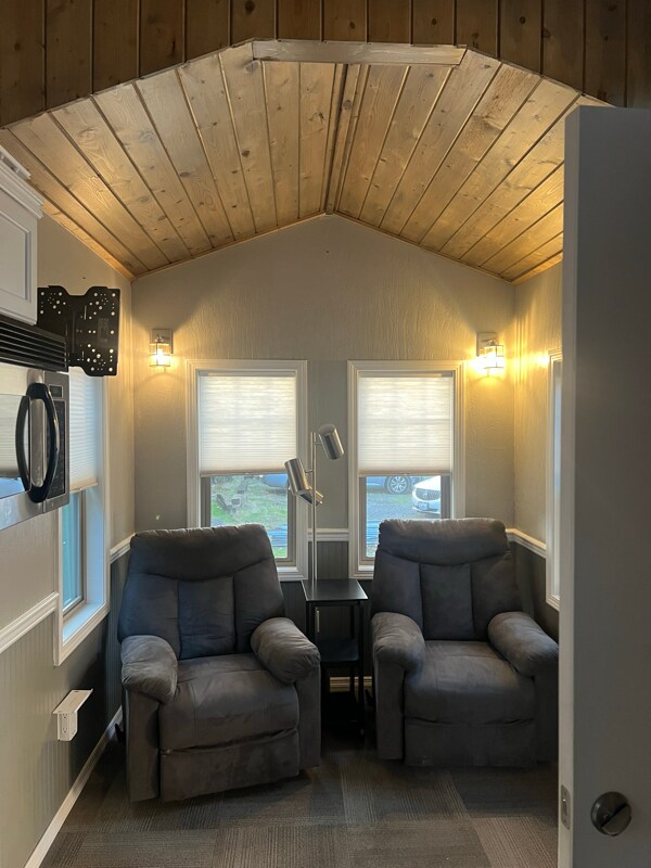 Building Photo - 6519 Myers Rd E