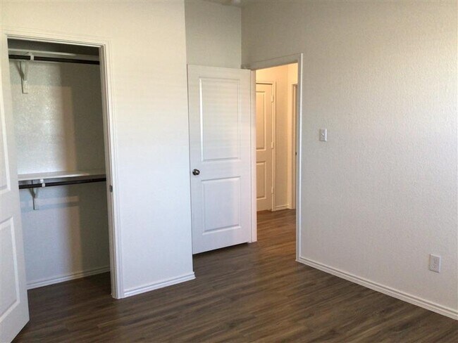 Building Photo - 565 Big Rocky Bend