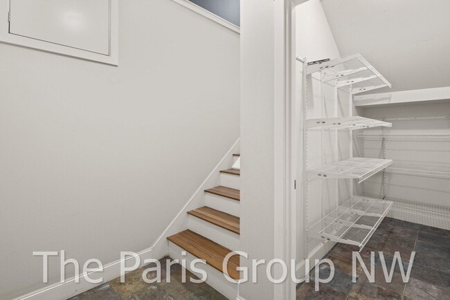 Building Photo - Marvelous Madison Valley Home * Central A/...