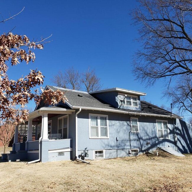 Primary Photo - 202 S Ives St