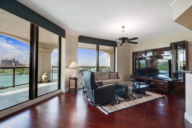 Building Photo - 3630 Gardens Pkwy