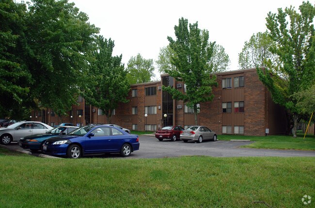 Secor Woods Apartments - Secor Woods