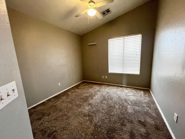 Building Photo - 1631 N Garrett Dr