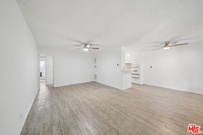 Building Photo - 1520 Hayworth Ave