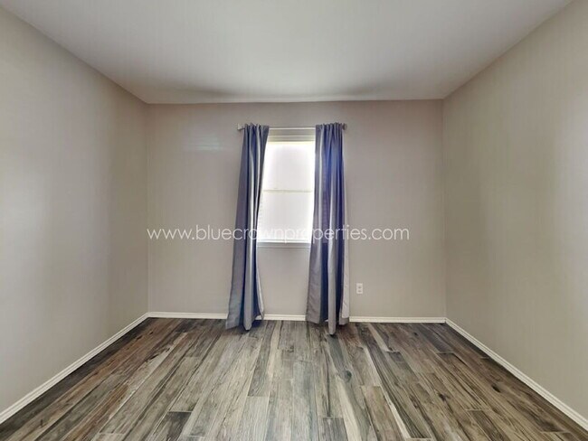 Building Photo - 9 Brookfield Ct