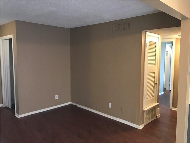 Building Photo - 2705 Windswept Cove