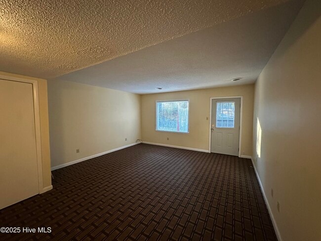 Building Photo - 133 Stratton Pl