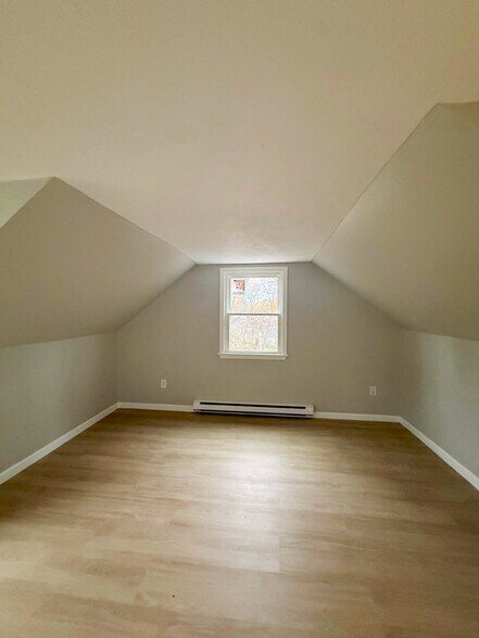 Building Photo - 378 Old Colony Rd