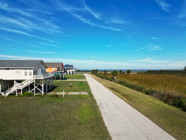 Building Photo - 131 Pieces of 8